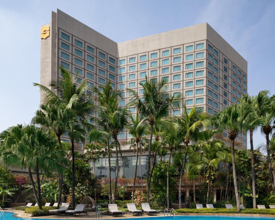 Shangri-La Surabaya Exteriör bild